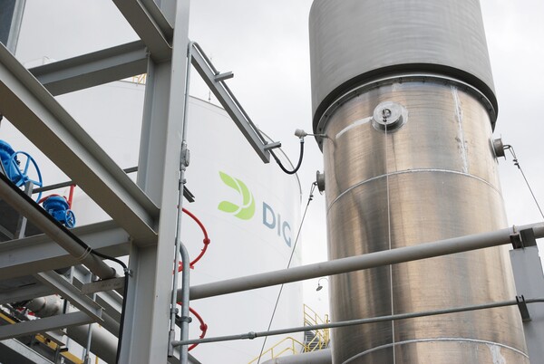 공기분리장치를 통해 생산된 질소와 산소 등을 저장하는 대규모 초저온저장탱크