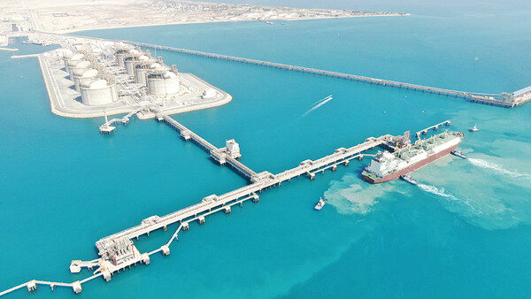 해외로부터의 LNG직도입 물량이 갈수록 늘어나고 있다. 사진은 쿠웨이트 알주르 LNG 생산기지(특정기사 내용과 무관함)