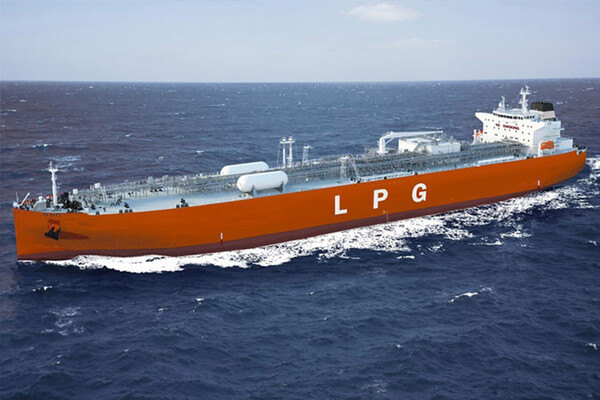 2월 LPG수입가격이 동결되면서 향후 국내 LPG가격도 큰 변동이 없을 것으로 보인다.&nbsp; 사진은 LPG를 수송하는 선박