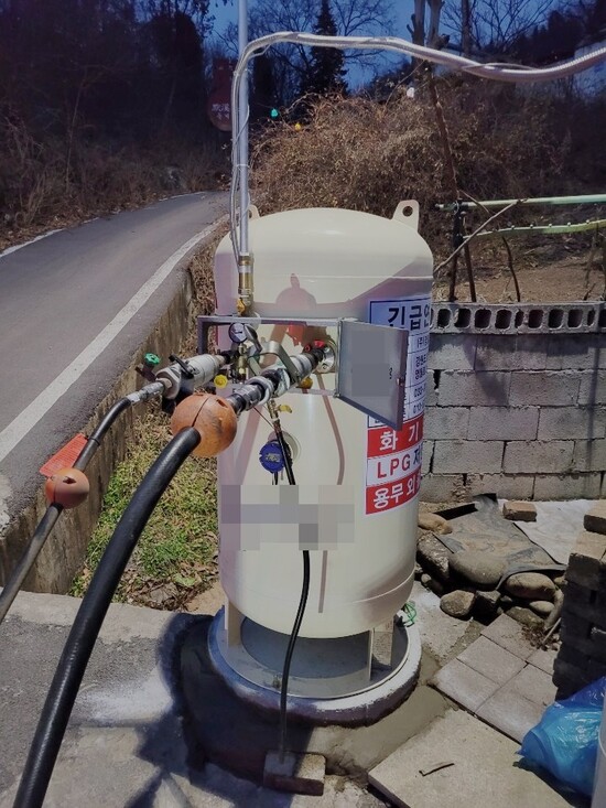 소형LPG저장탱크에 가스를 충전하는 모습(사진은 특정기사와 무관)